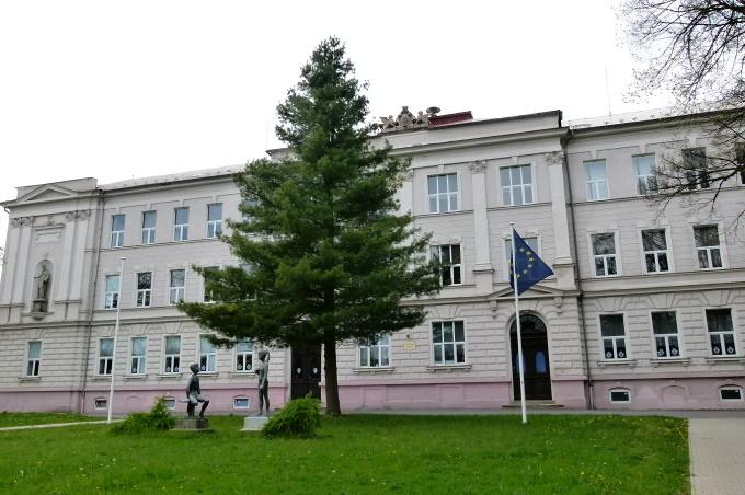 �kola