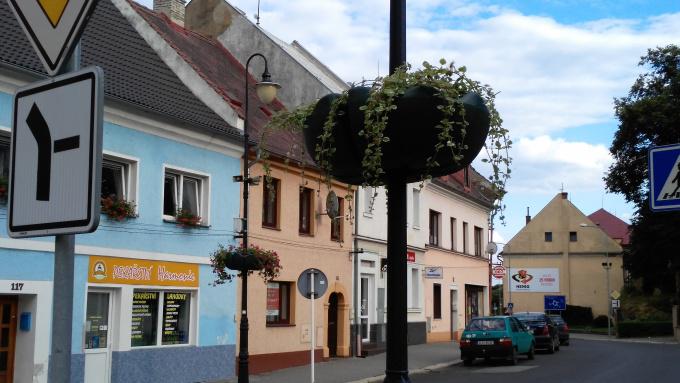 vpravo